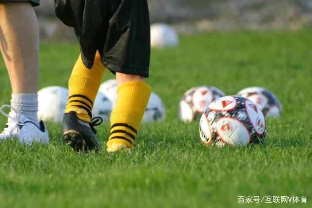 大卫-詹姆斯39+21天津狂胜福建 结束14场连败